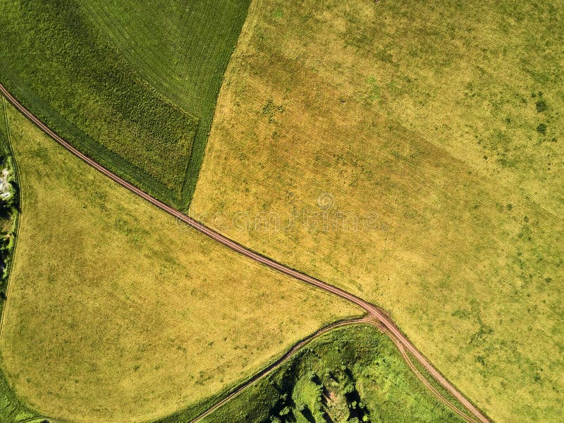 Vista de los campos del aire La visión desde la tapa fotografía de archivo Vista de los campos del aire La visión desde la tapa fotografía de archivo