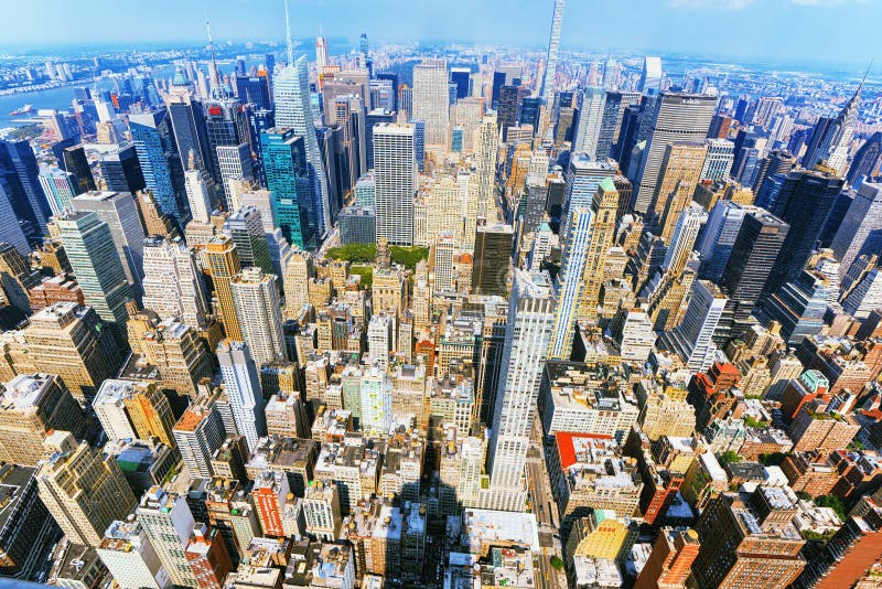 Vista de Manhattan de la plataforma de observación del ` s del rascacielos Nuevo Yo