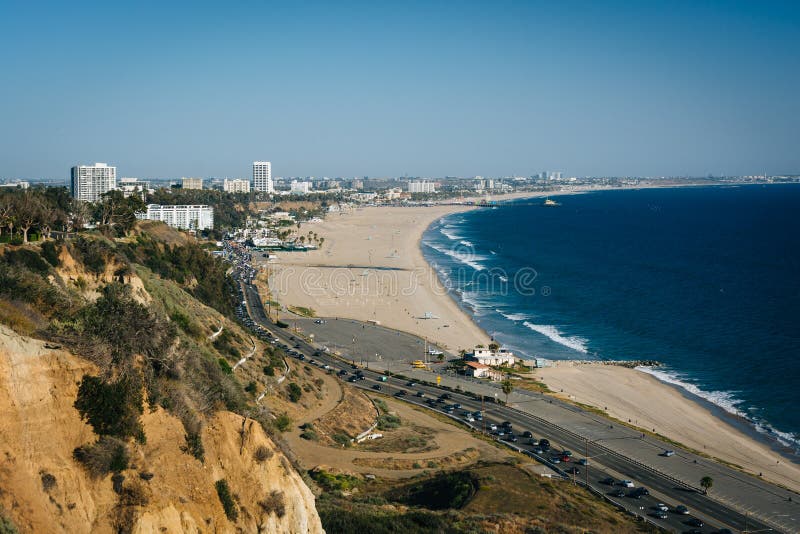 Vista de Santa Monica e do Oceano Pacífico, em Pacific Palisades imagens de stock Vista de Santa Monica e do Oceano Pacífico, em Pacific Palisades imagens de stock