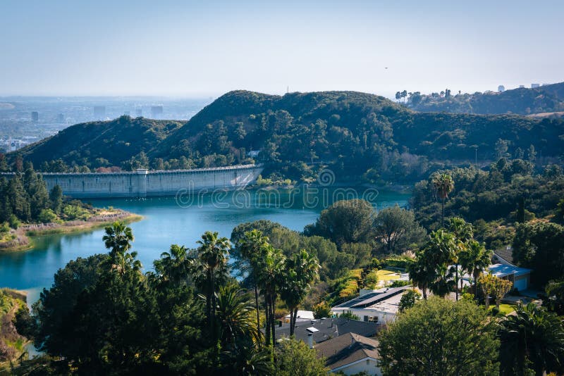 Vista del bacino idrico di Hollywood, a Los Angeles, California