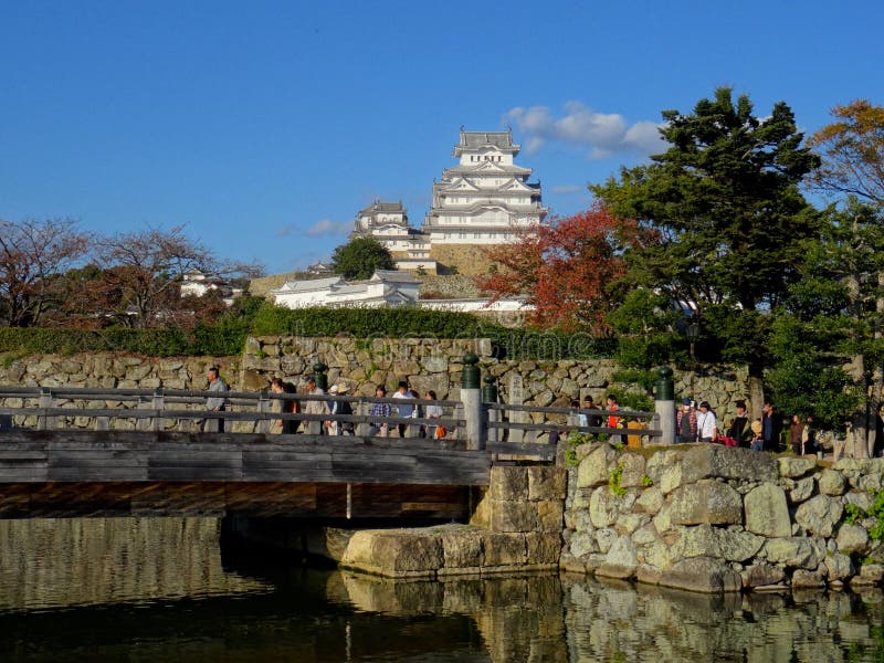 Vista del castello meraviglioso di Himeji nel Giappone immagini stock libere da diritti Vista del castello meraviglioso di Himeji nel Giappone immagini stock libere da diritti