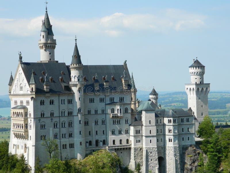 Vista del castillo de Neuschwanstein del puente de Maria fotos de archivo Vista del castillo de Neuschwanstein del puente de Maria fotos de archivo