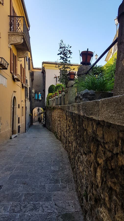 Vista del centro storico di San Marino immagini stock Vista del centro storico di San Marino immagini stock