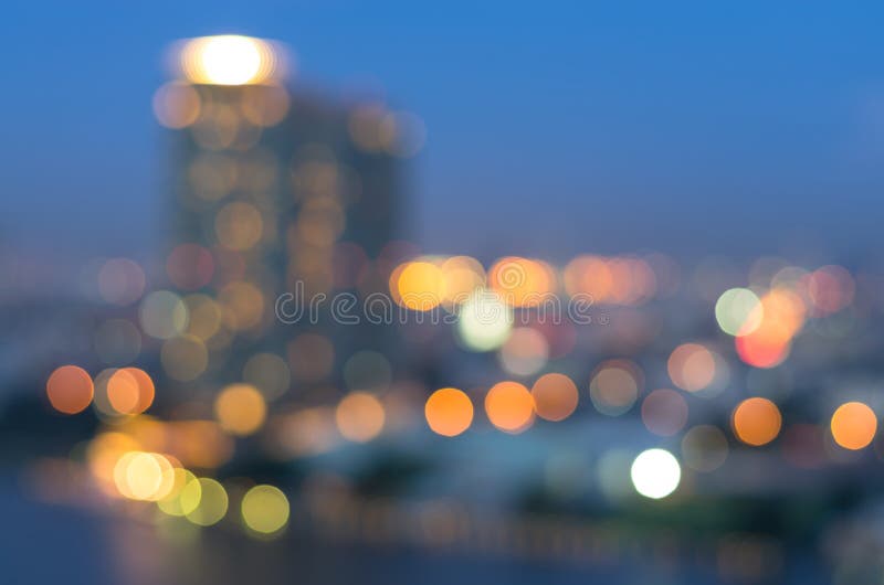 Vista del fiume di paesaggio urbano di Bangkok a tempo crepuscolare, bok vago della foto fotografia stock Vista del fiume di paesaggio urbano di Bangkok a tempo crepuscolare, bok vago della foto fotografia stock