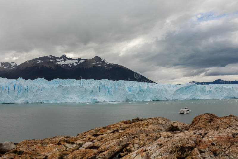 Vista del ghiacciaio nella Patagonia Argentina immagini stock libere da diritti Vista del ghiacciaio nella Patagonia Argentina immagini stock libere da diritti