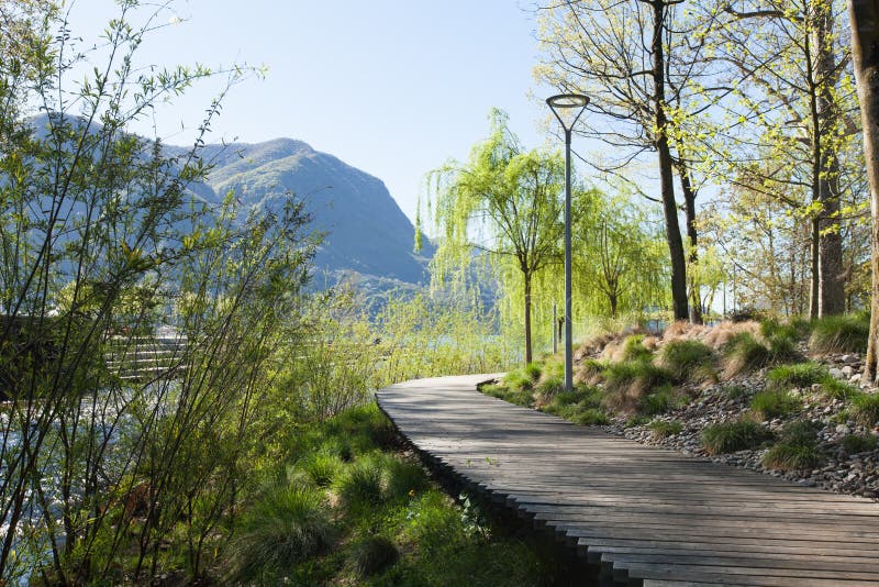 Vista del lago lugano immagine stock Vista del lago lugano immagine stock