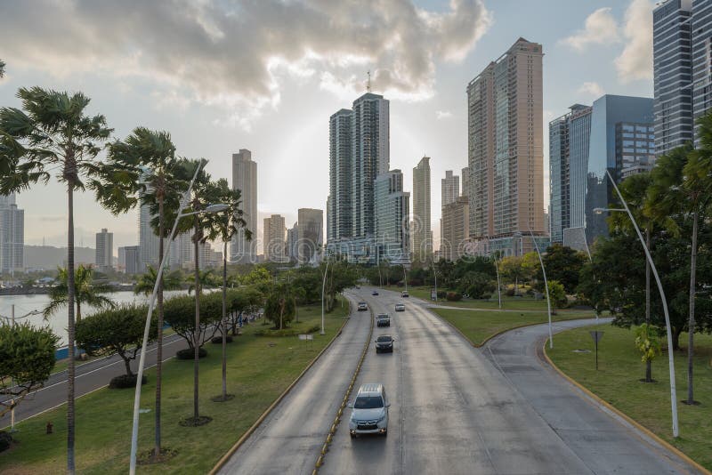 Vista del moderno skyline de la ciudad de panamá panamá foto de archivo libre de regalías