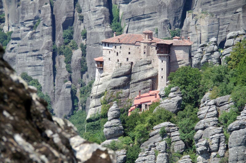 The Meteora monasteries are located at a very high altitude - up to 300 meters, and the highest point reaches 549 meters. Until 1920, only true climbers and desperate daredevils could get here. The only rope ladders were very wobbly and unreliable. The Meteora monasteries are located at a very high altitude - up to 300 meters, and the highest point reaches 549 meters. Until 1920, only true climbers and desperate daredevils could get here. The only rope ladders were very wobbly and unreliable.