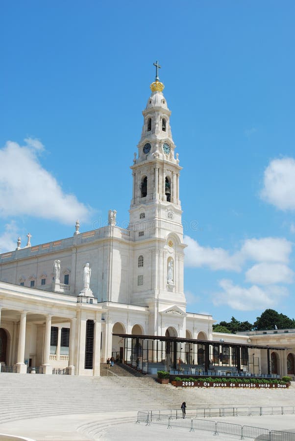 Vista Del Santuario De Fátima En Portugal Fotos de stock - Fotos libres de regalías de Dreamstime Vista Del Santuario De Fátima En Portugal Fotos de stock - Fotos libres de regalías de Dreamstime