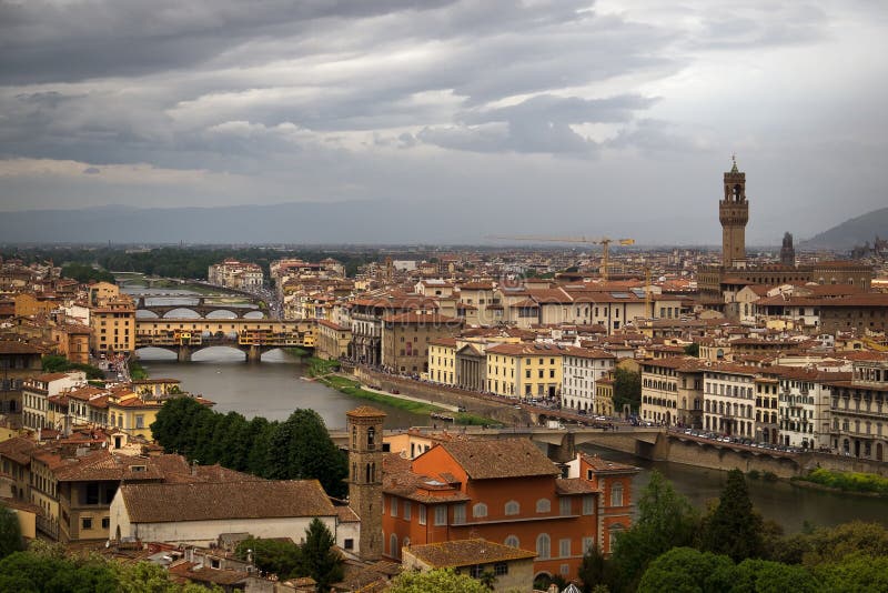 Vista della città da un volo del ` s dell'uccello Firenze L'Italia fotografia stock libera da diritti Vista della città da un volo del ` s dell'uccello Firenze L'Italia fotografia stock libera da diritti