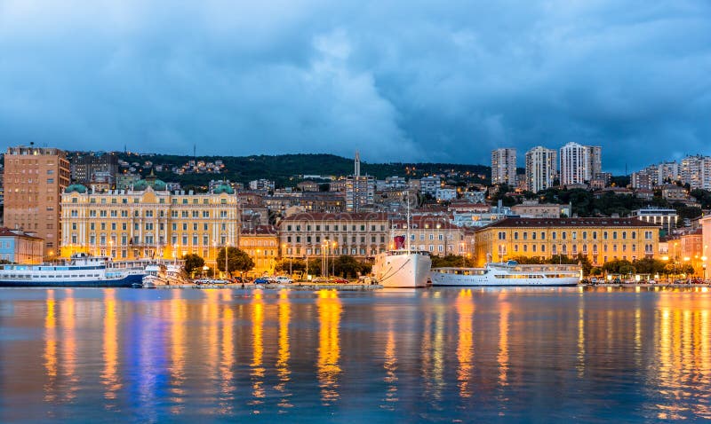 Vista della città di Rijeka in Croazia
