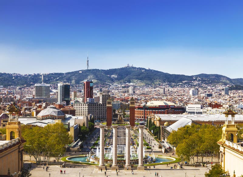 Vista della plaza de espana dalla montagna Montjuic, Catalogna, fotografia stock libera da diritti Vista della plaza de espana dalla montagna Montjuic, Catalogna, fotografia stock libera da diritti