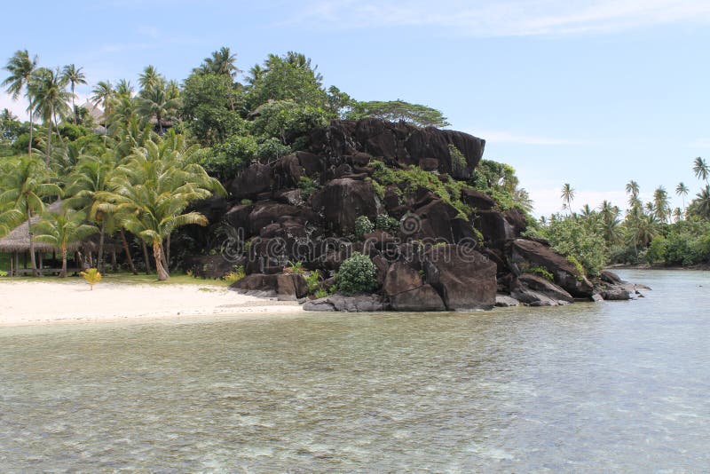 Vista della spiaggia dell'isola di Bora Bora, Polinesia francese, Francia fotografia stock Vista della spiaggia dell'isola di Bora Bora, Polinesia francese, Francia fotografia stock