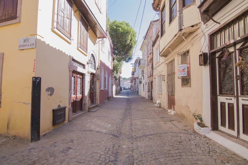 Vista della via in Ayvalik fotografia stock libera da diritti Vista della via in Ayvalik fotografia stock libera da diritti