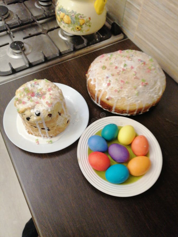 Vista delle torte e delle uova di Pasqua immagini stock Vista delle torte e delle uova di Pasqua immagini stock