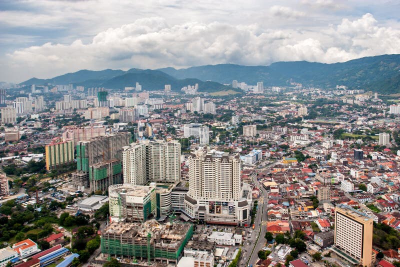 Vista desde un rascacielos en la ciudad de Georgetown en la isla Penang en Malasia fotos de archivo libres de regalías Vista desde un rascacielos en la ciudad de Georgetown en la isla Penang en Malasia fotos de archivo libres de regalías