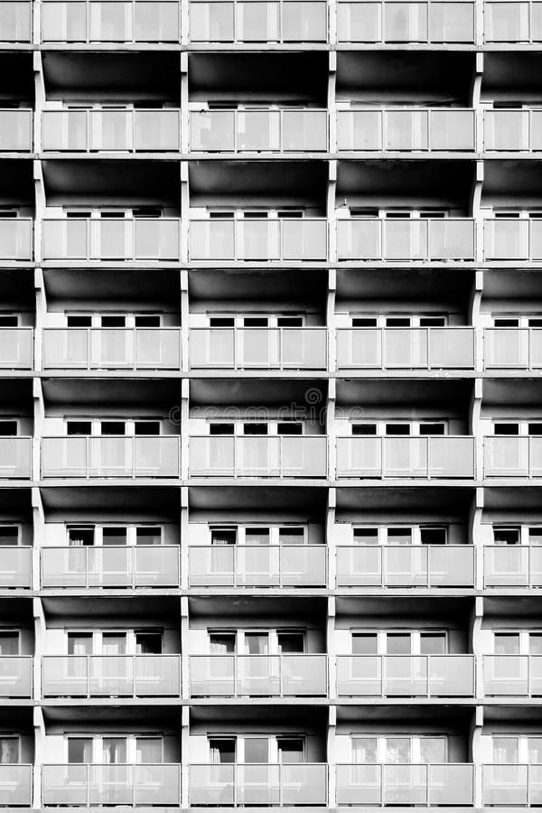 Vista di una costruzione di appartamento fotografie stock libere da diritti Vista di una costruzione di appartamento fotografie stock libere da diritti