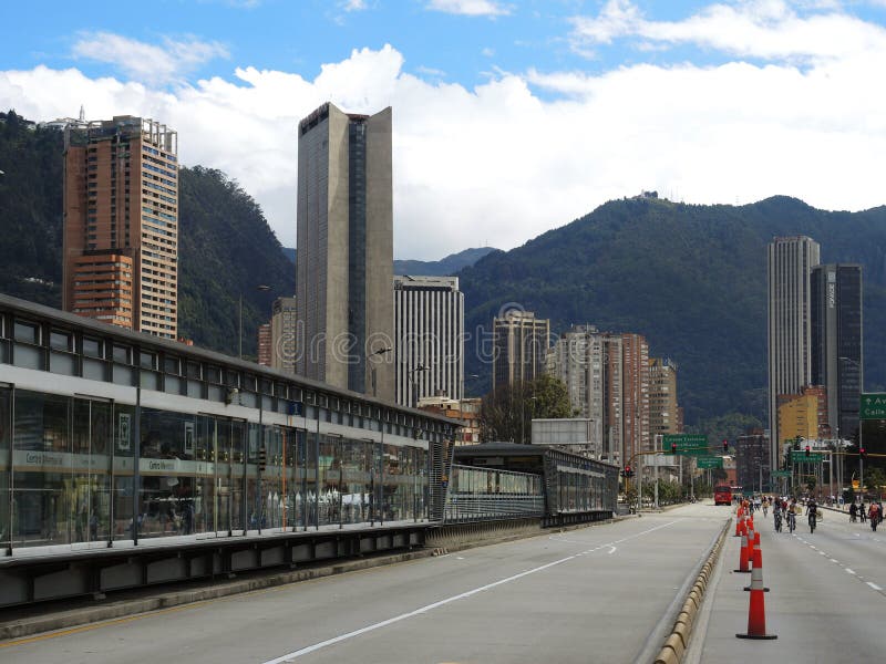 Vista do Ciclovia em Bogotá, Colômbia imagens de stock Vista do Ciclovia em Bogotá, Colômbia imagens de stock