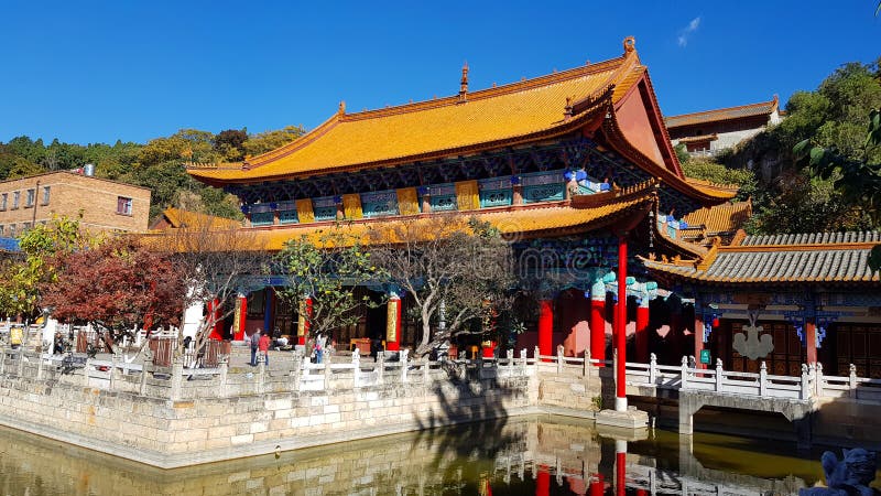Vista do templo budista de Yuantong em Kunming, Yunnan, China fotografia de stock Vista do templo budista de Yuantong em Kunming, Yunnan, China fotografia de stock
