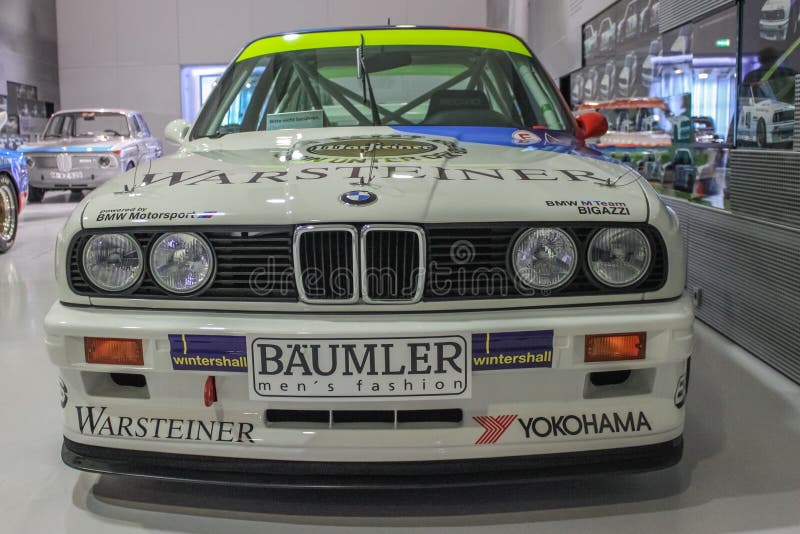 Vista Frontal Bmw M3 E3 . Este Coche Ganó El Dtm Wtcc Superturismo Y Btcc a Finales De Los Años . Sala De Exposición Del Museo B Fotografía editorial anos 80 Vista Frontal Bmw M3 E3 . Este Coche Ganó El Dtm Wtcc Superturismo Y Btcc a Finales De Los Años . Sala De Exposición Del Museo B Fotografía editorial