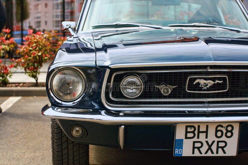  Vista Frontal De Ford Mustang Imagen editorial - Imagen de coche,  estacionamiento: 217705545