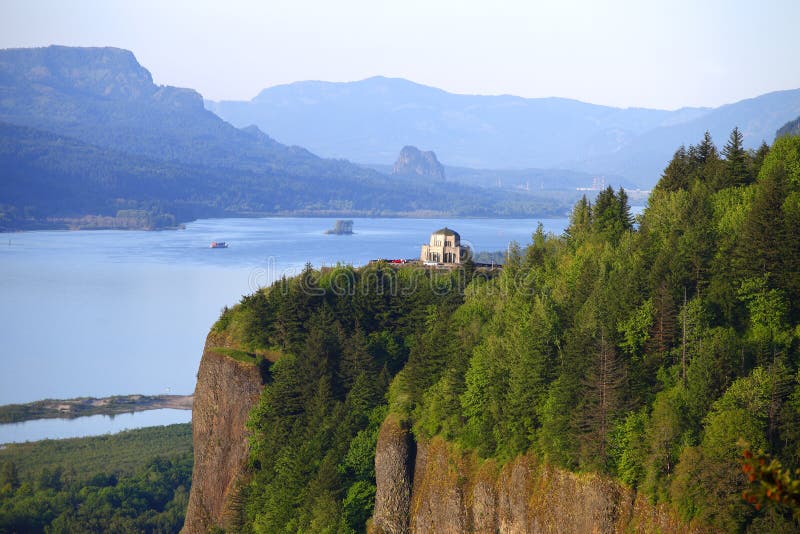 Vista House & Columbia Gorge OR.