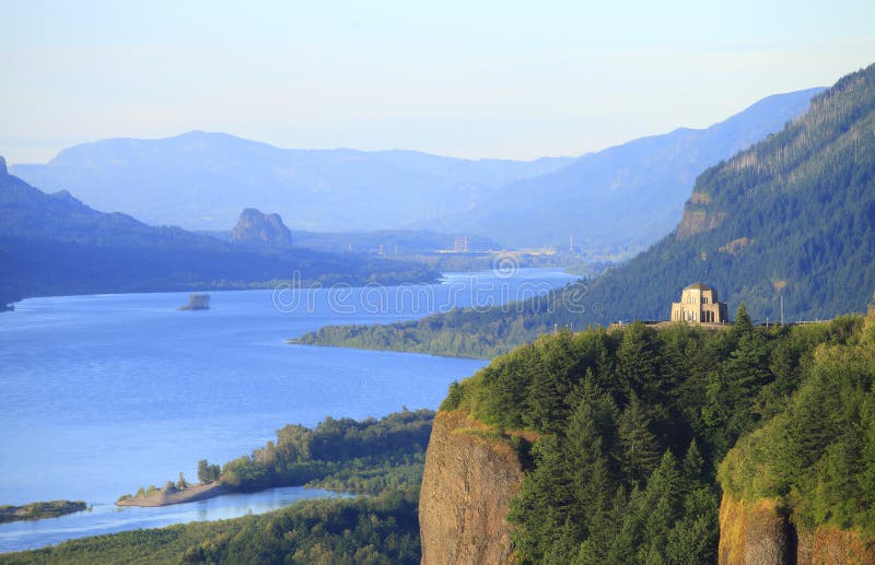 Vista House & Columbia River Gorge, OR.