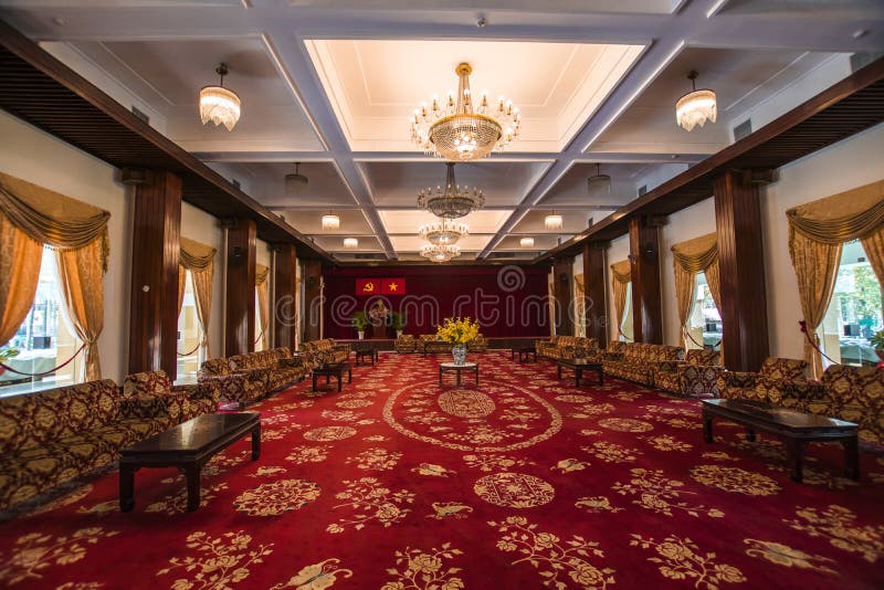 Vista interior do palácio de independência, antes reunificado palace dinh thon imagens de stock