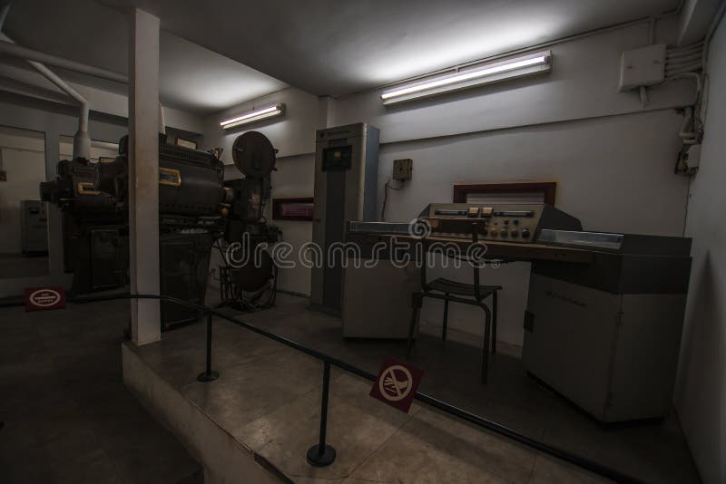 Vista interior do palácio de independência, antes reunificado palace dinh thon imagem de stock