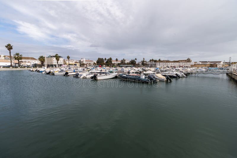 Vista larga de docas da cidade de Faro fotografia de stock royalty free