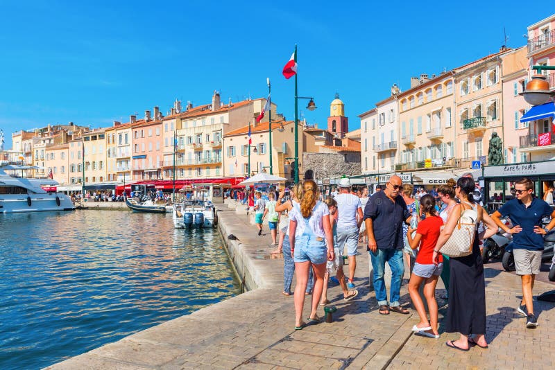 Vista nel porto di Saint Tropez, Francia fotografie stock libere da diritti Vista nel porto di Saint Tropez, Francia fotografie stock libere da diritti