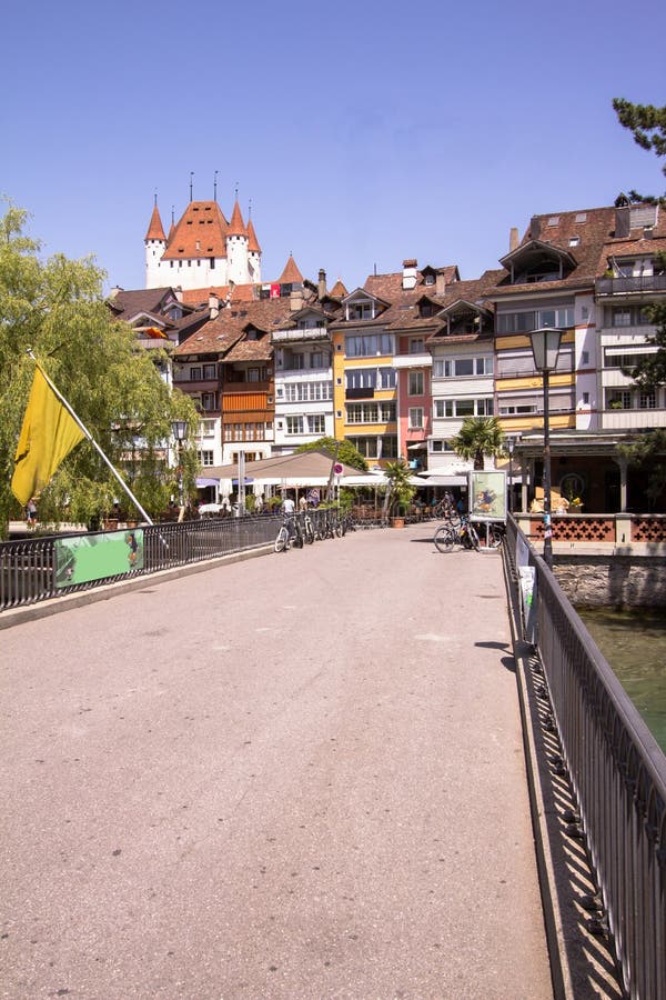 Vista nella vecchia città di Thun, Svizzera immagini stock libere da diritti Vista nella vecchia città di Thun, Svizzera immagini stock libere da diritti