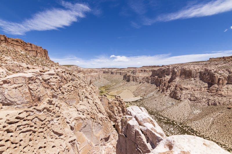 Um Veículo Todo Preso Na Areia Movediça No Canyon Del Rio Anaconda