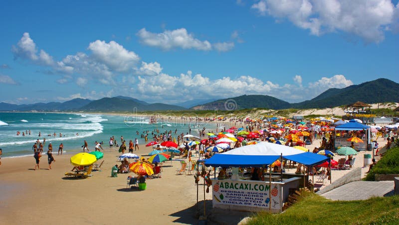 VISTA PANORÂMICA DA PRAIA DE JOAQUINA, FLORIANOPOLIS, SANTA CATARINA, BRASIL imagens de stock VISTA PANORÂMICA DA PRAIA DE JOAQUINA, FLORIANOPOLIS, SANTA CATARINA, BRASIL imagens de stock