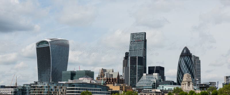 Vista panoramica dell'orizzonte di Londra immagine stock libera da diritti Vista panoramica dell'orizzonte di Londra immagine stock libera da diritti
