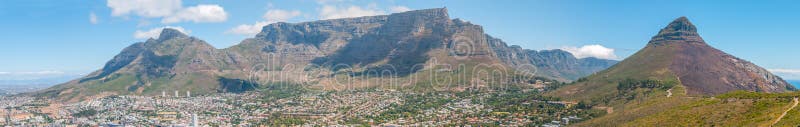 Vista panoramica di Cape Town e della montagna della Tabella immagini stock Vista panoramica di Cape Town e della montagna della Tabella immagini stock