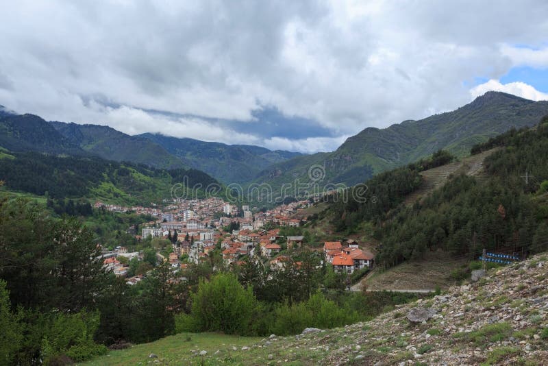 Vista panorámica de Devin, Bulgaria fotografía de archivo libre de regalías Vista panorámica de Devin, Bulgaria fotografía de archivo libre de regalías