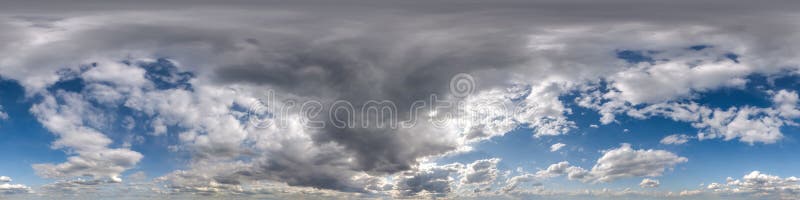 Vista panorámica de 360 grados de ángulo de hdri azul cielo de cielo azul con zénith y hermosas nubes para usar en gráficos 3d com imagen de archivo