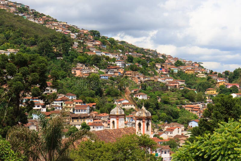 Vista panorámica de Ouro Preto en el Brasil imagen de archivo libre de regalías Vista panorámica de Ouro Preto en el Brasil imagen de archivo libre de regalías