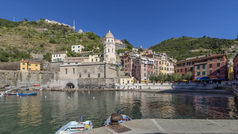 Vista panorámica del centro histórico de Vernazza, Cinque Terre, Liguria, Italia fotografía de archivo libre de regalías Vista panorámica del centro histórico de Vernazza, Cinque Terre, Liguria, Italia fotografía de archivo libre de regalías