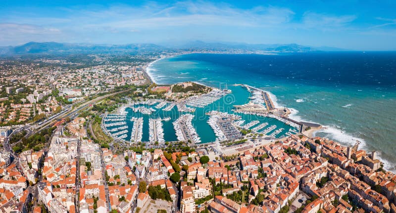 Vista panorâmica aérea de Antibes, França imagem de stock Vista panorâmica aérea de Antibes, França imagem de stock