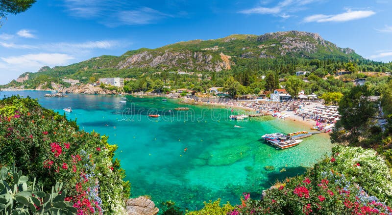 Vista panorâmica, baía de Paleokastritsa, ilha de Corfu, Grécia
