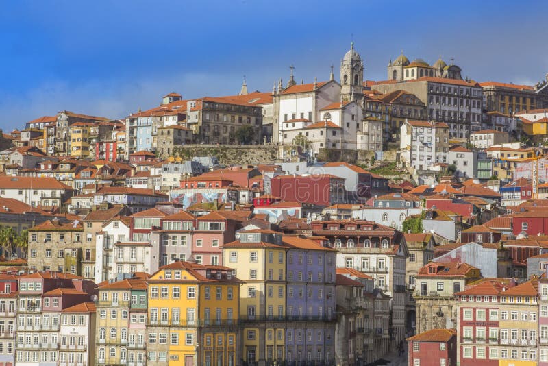 Vista panorâmica da cidade de Porto o Porto e de Ribeira velhos, Portugal imagem de stock royalty free Vista panorâmica da cidade de Porto o Porto e de Ribeira velhos, Portugal imagem de stock royalty free