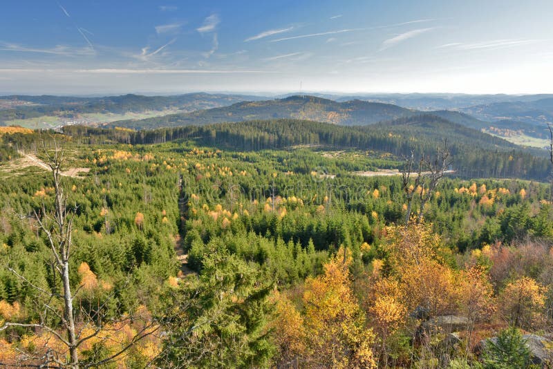 Vista panorâmica no outono de Nebelstein em Waldviertel, Baixa Áustria imagens de stock Vista panorâmica no outono de Nebelstein em Waldviertel, Baixa Áustria imagens de stock