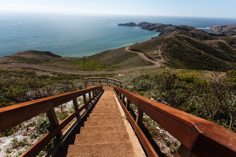 Vista para baixo na fuga a Bonita Point imagem de stock Vista para baixo na fuga a Bonita Point imagem de stock