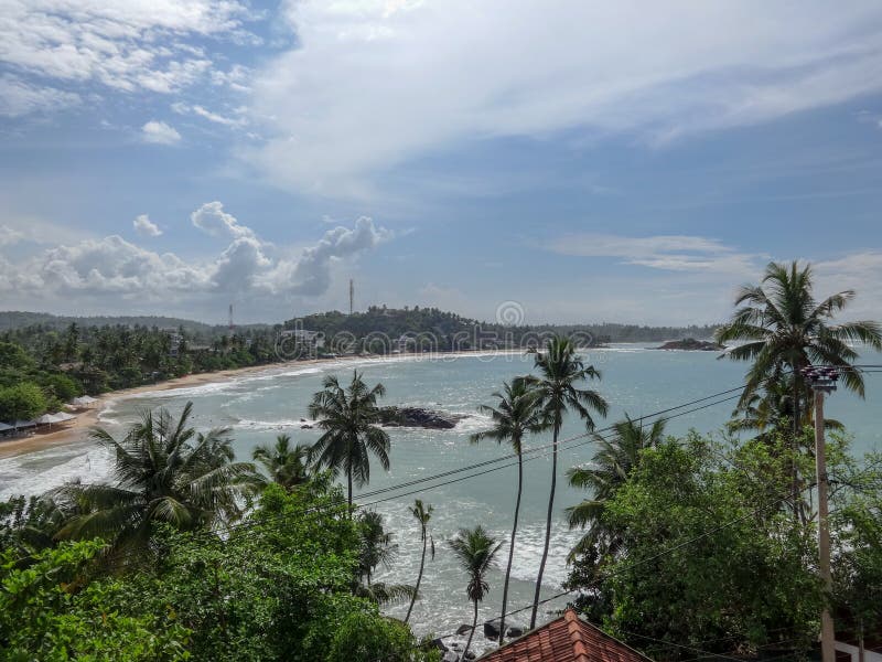 Vista para o mar em Mirissa, Sri Lanka foto de stock Vista para o mar em Mirissa, Sri Lanka foto de stock