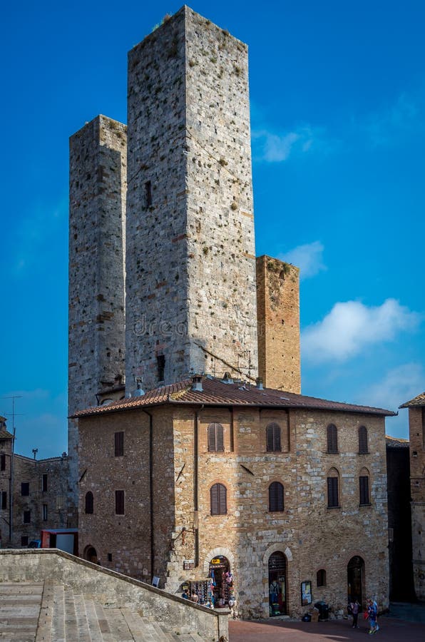 Vista pittoresca delle torri storiche a San Gimignano, Toscana, Italia fotografie stock Vista pittoresca delle torri storiche a San Gimignano, Toscana, Italia fotografie stock