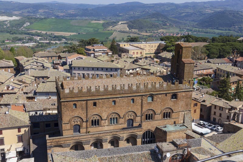 Vista a?rea de la iglesia en Orvieto Terni Italia foto de archivo libre de regalías Vista a?rea de la iglesia en Orvieto Terni Italia foto de archivo libre de regalías