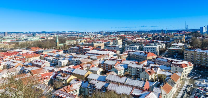 Vista sopra Gothenburg con il distretto storico di Haga durante l'inverno fotografia stock libera da diritti Vista sopra Gothenburg con il distretto storico di Haga durante l'inverno fotografia stock libera da diritti