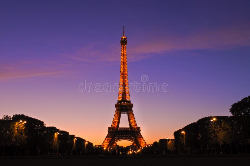 Vista stupefacente su una torre Eiffel immagini stock Vista stupefacente su una torre Eiffel immagini stock